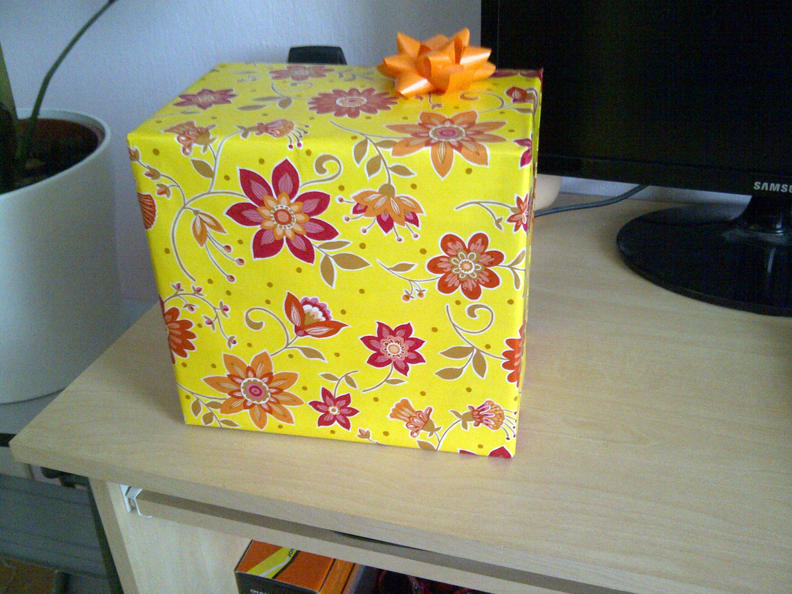 упаковка подарка для девушки, подарок для девушки, садистская упаковка