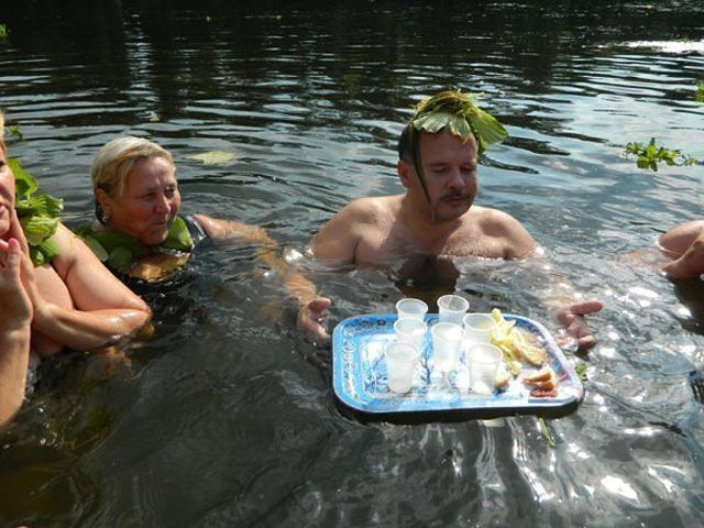 это россия детка, умом россию не понять, тем временем в России