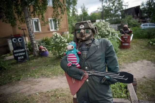 это россия детка, умом россию не понять, тем временем в России