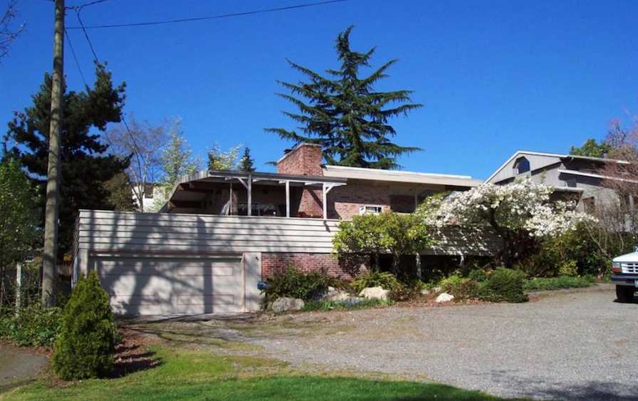 Перестройки дома, перестроили старый дом, изменили внешний вид дома