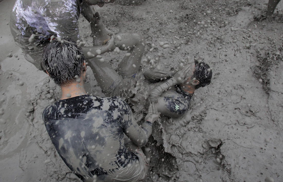 фестиваль грязи Южная Корея, фестиваль грязи 2014, фестиваль грязи Порён,