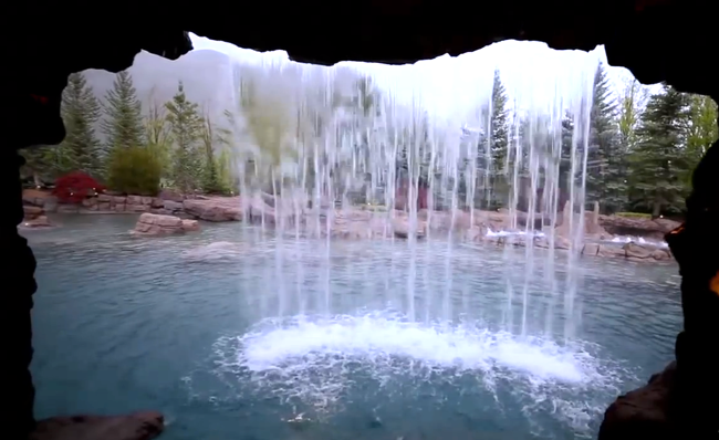 Фантастический бассейн за 2 млн долларов, который таит в себе множество сюрпризов бассейн в штате Юта, бассейн за 2 млн долларов, самый роскошный бассейн, самый шикарный бассейн