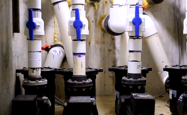 Фантастический бассейн за 2 млн долларов, который таит в себе множество сюрпризов бассейн в штате Юта, бассейн за 2 млн долларов, самый роскошный бассейн, самый шикарный бассейн