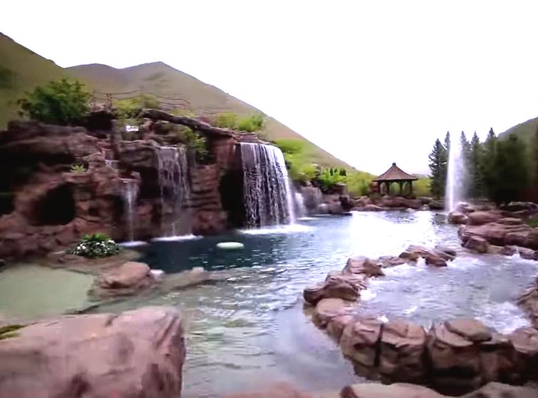 Фантастический бассейн за 2 млн долларов, который таит в себе множество сюрпризов бассейн в штате Юта, бассейн за 2 млн долларов, самый роскошный бассейн, самый шикарный бассейн