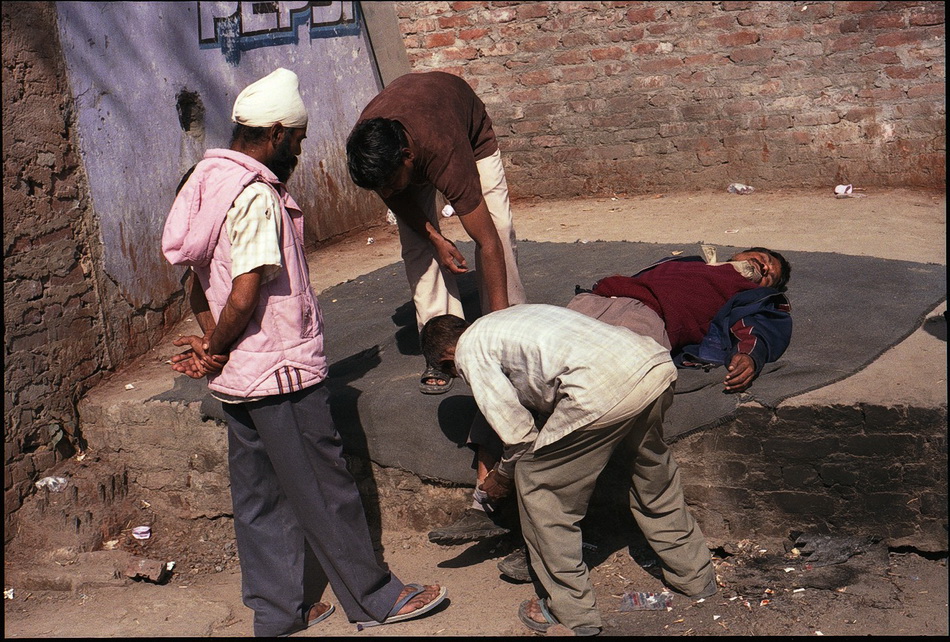 индийские трущобы, обратная сторона Индии, условия жизни Индия