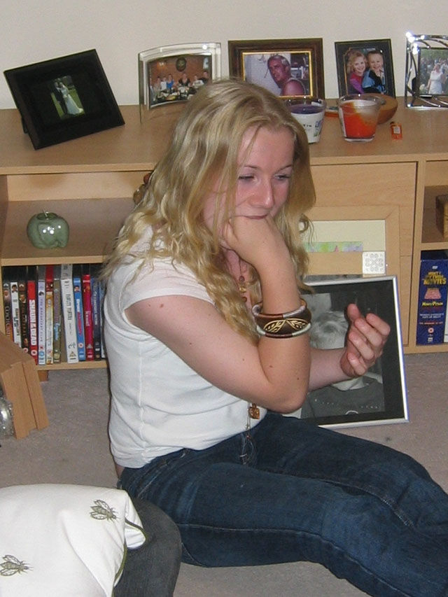 У кого рот больше. Странная тенденция у девушек из зарубежных соц сетей Интернет-мем, кулак в рот, у кого рот больше