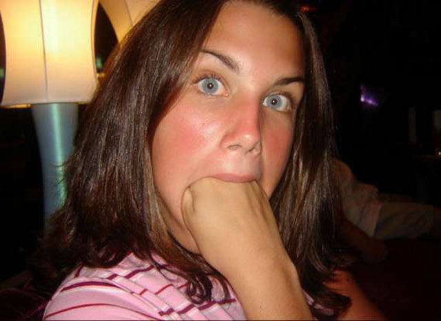 У кого рот больше. Странная тенденция у девушек из зарубежных соц сетей Интернет-мем, кулак в рот, у кого рот больше