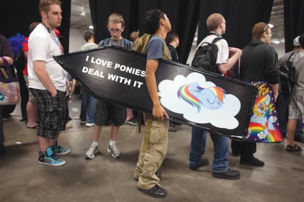 сумасшедшие безумные клубы по интересам, странное хобби