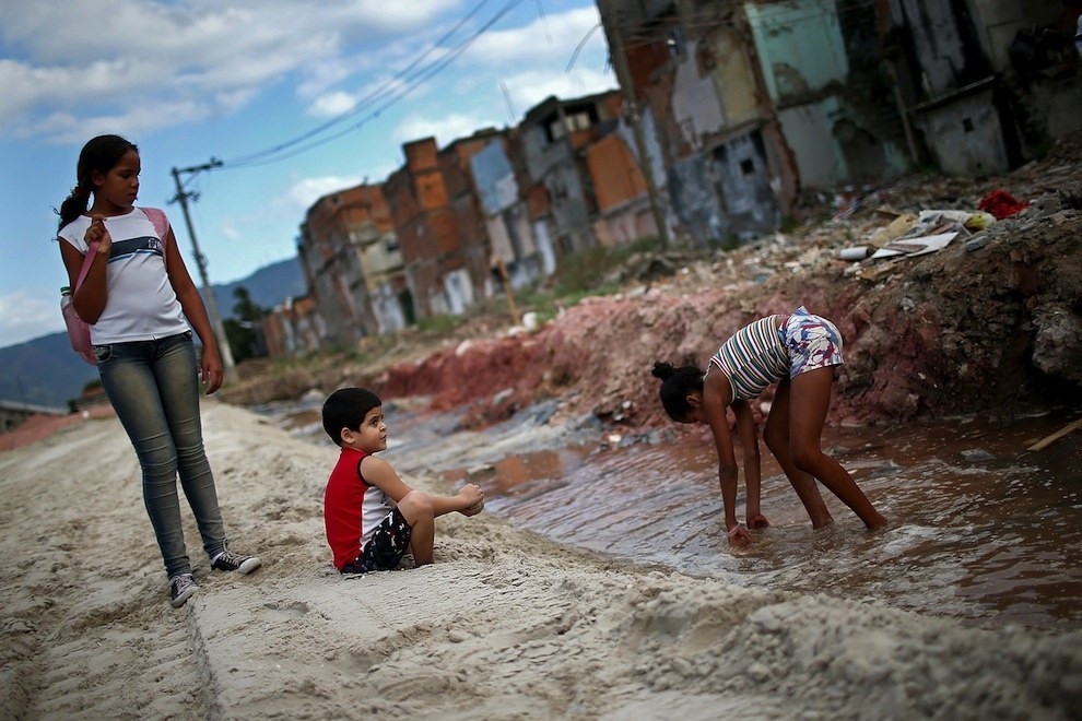 реальная жизнь чемпионат мира Бразилия взгляд на жизнь Бразилия, реальная Бразилия, жизнь на обочине Бразилия