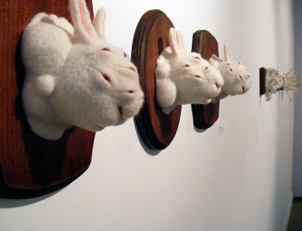 Zoe Williamsскульптуры из фетра, войлочные скульптуры охотничьи трофеи, Зои Уильямс Zoe Williams 