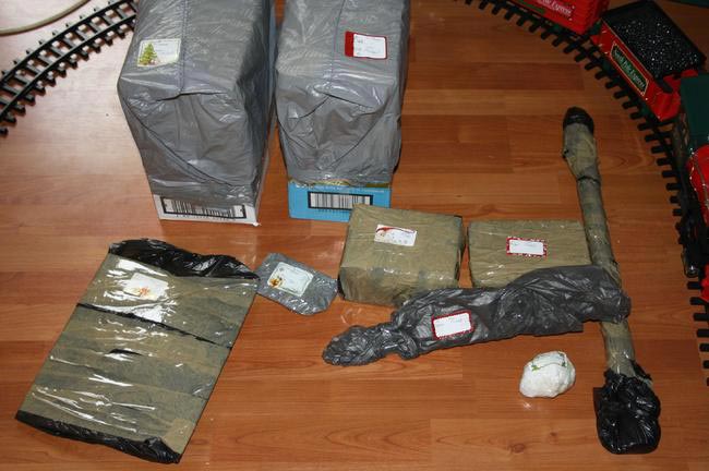 идиотская упаковка подарков, люди не пытались упаковать подарки, смешная упаковка подарков