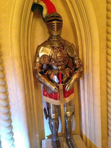 Журналисты,протестующие, внутри, резиденции, загородного дома, Виктор Янукович, портрет, унитаз