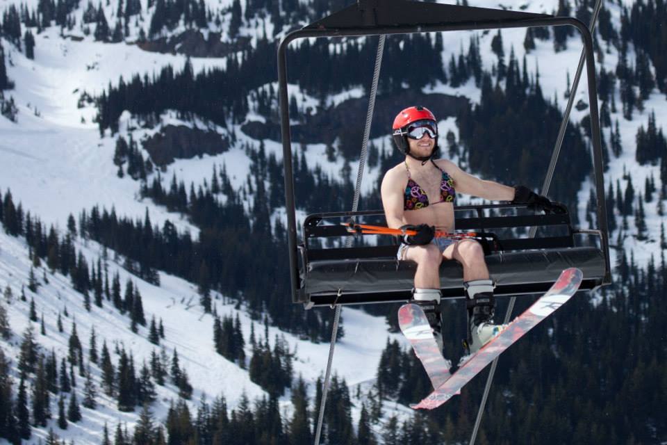 соревнования по лыжному спорту в бикини, Лыжники в бикини, Соревнования в бикини, Bikini & Board Shorts Downhill, Crystal Mountain