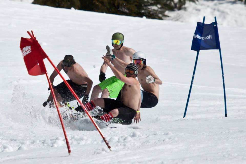 соревнования по лыжному спорту в бикини, Лыжники в бикини, Соревнования в бикини, Bikini & Board Shorts Downhill, Crystal Mountain
