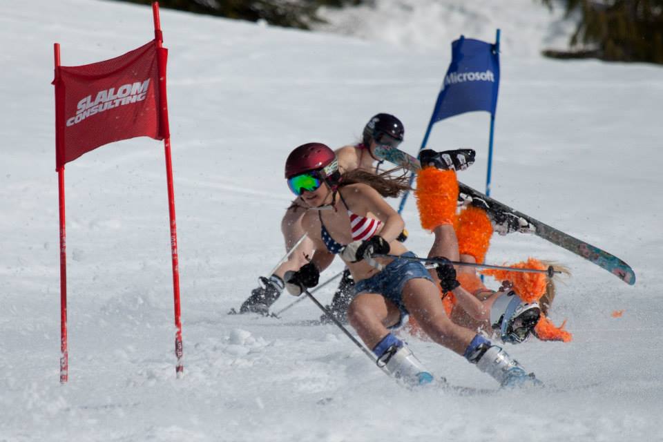 соревнования по лыжному спорту в бикини, Лыжники в бикини, Соревнования в бикини, Bikini & Board Shorts Downhill, Crystal Mountain