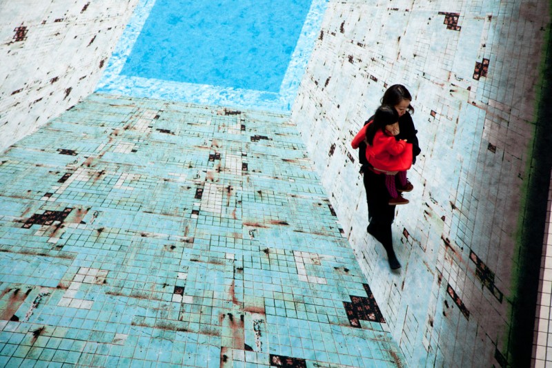 3d рисунок бассейн, Йерун Бишеру Jeroen Bisscheroux, нарисованный бассейн в Японии, бассейн оптическая иллюзия