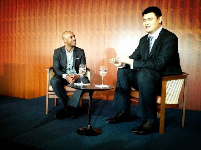 Трудная жизнь гигантского китайского баскетболиста Яо Мина Яо Мин, Yao Ming , самый высокий баскетболист
