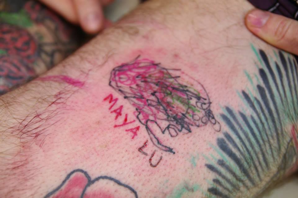 девочка татуировщик, девочка тату Little Swastika, девочка Little Swastika, самый молодой татуировщик, тату мастер