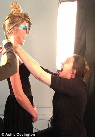 Эшли Ковингтон, Ashly Covington, профессиональная модель рук