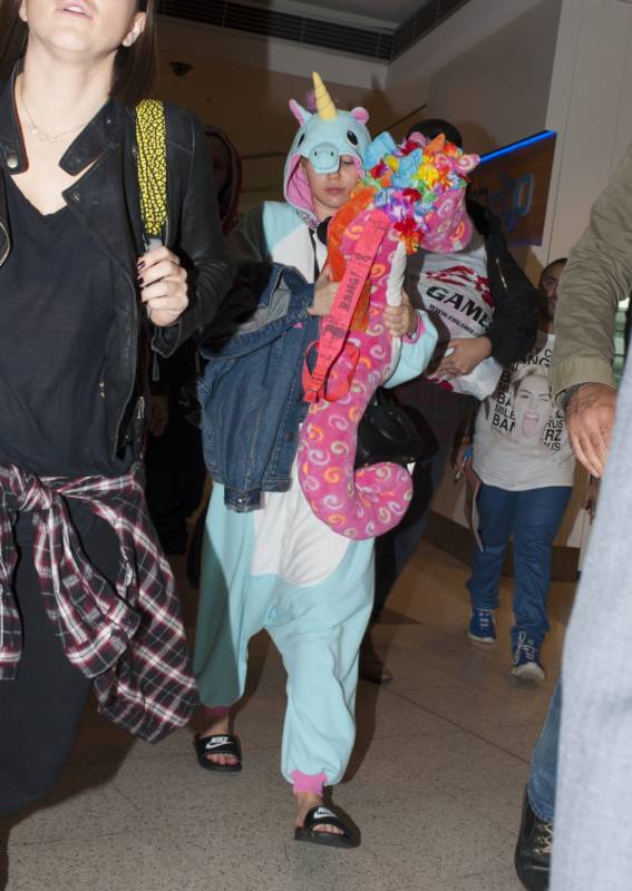 странные наряды звёзд, нелепые безвкусные наряды знаменитостей