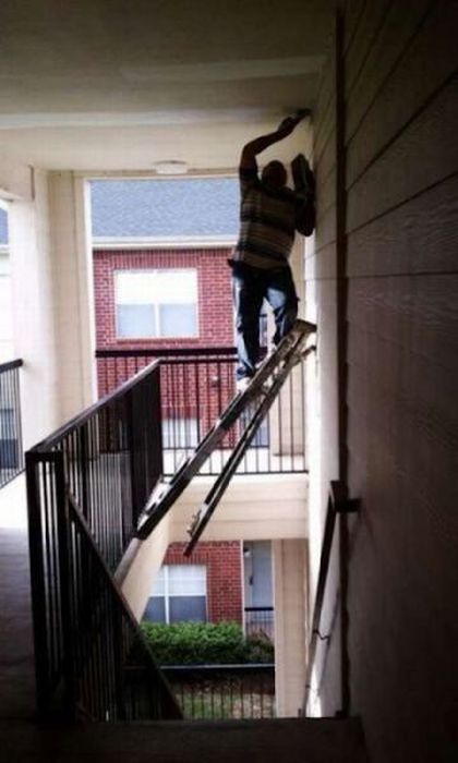 Слабоумие и отвага, техника безопасности