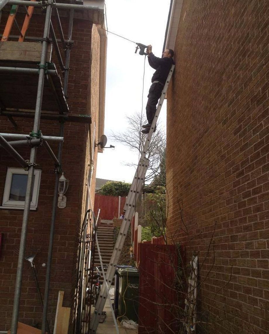 Слабоумие и отвага, техника безопасности