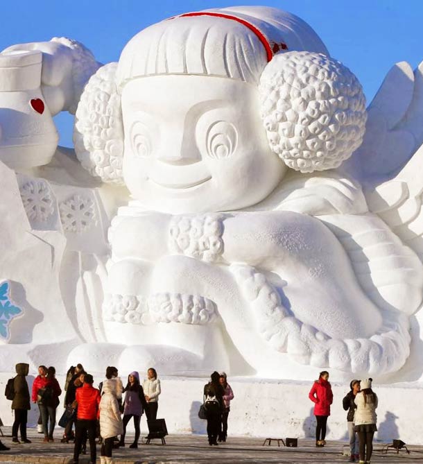 Гигантские скульптуры, из снега, льда, фестиваль,  Харбин, 2014