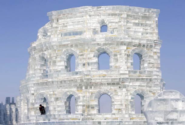 Гигантские скульптуры, из снега, льда, фестиваль,  Харбин, 2014