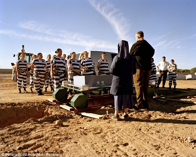 Жизнь в кандалах, Chain Gang, Женская колония, Estrella Jail, в Аризоне, США