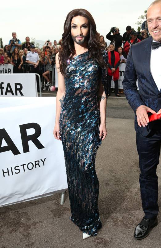 Кончита Вурст Канны 2014, AmFAR «Кино против СПИДа» Кончита вурст, платье Кончиты Вурст