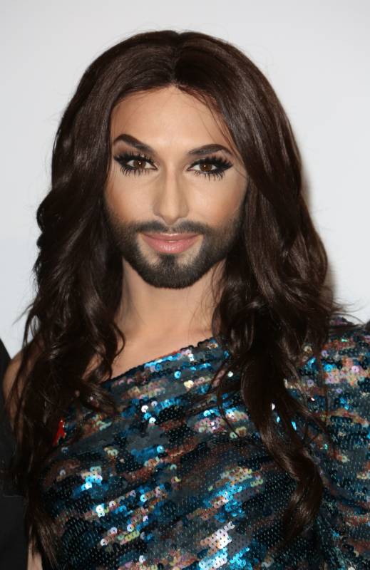 Кончита Вурст Канны 2014, AmFAR «Кино против СПИДа» Кончита вурст, платье Кончиты Вурст