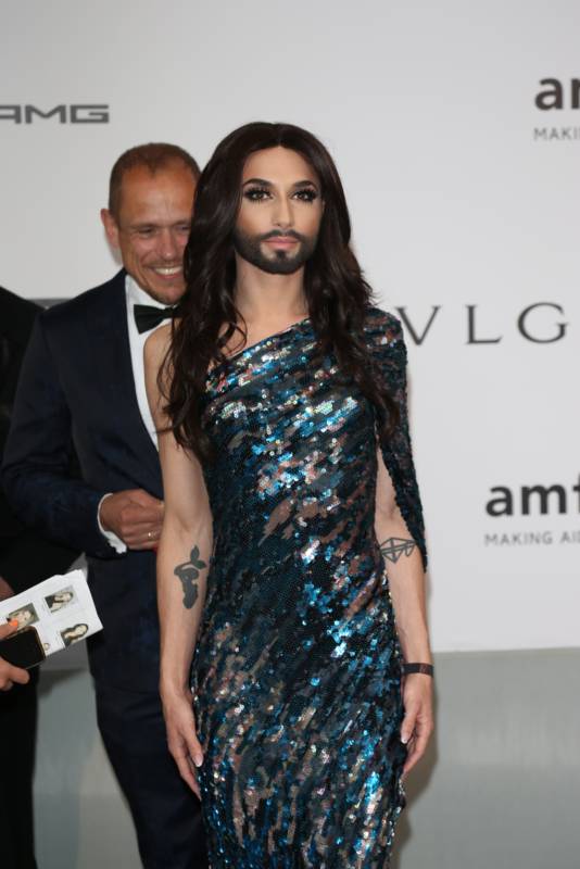 Кончита Вурст Канны 2014, AmFAR «Кино против СПИДа» Кончита вурст, платье Кончиты Вурст
