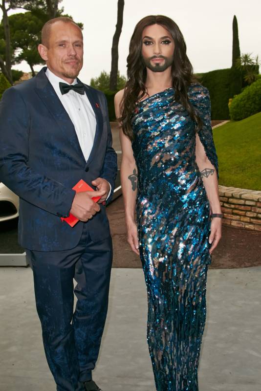 Кончита Вурст Канны 2014, AmFAR «Кино против СПИДа» Кончита вурст, платье Кончиты Вурст