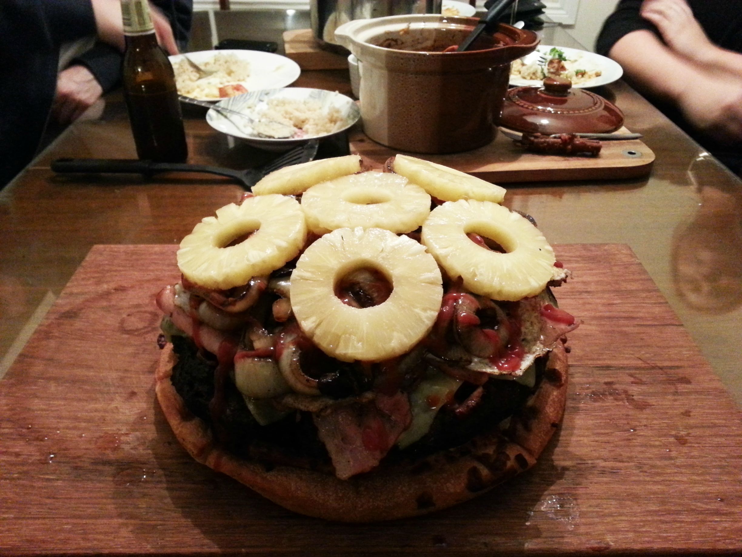 пицца-гамбургер, три американца приготовили, гамбургер из пицц