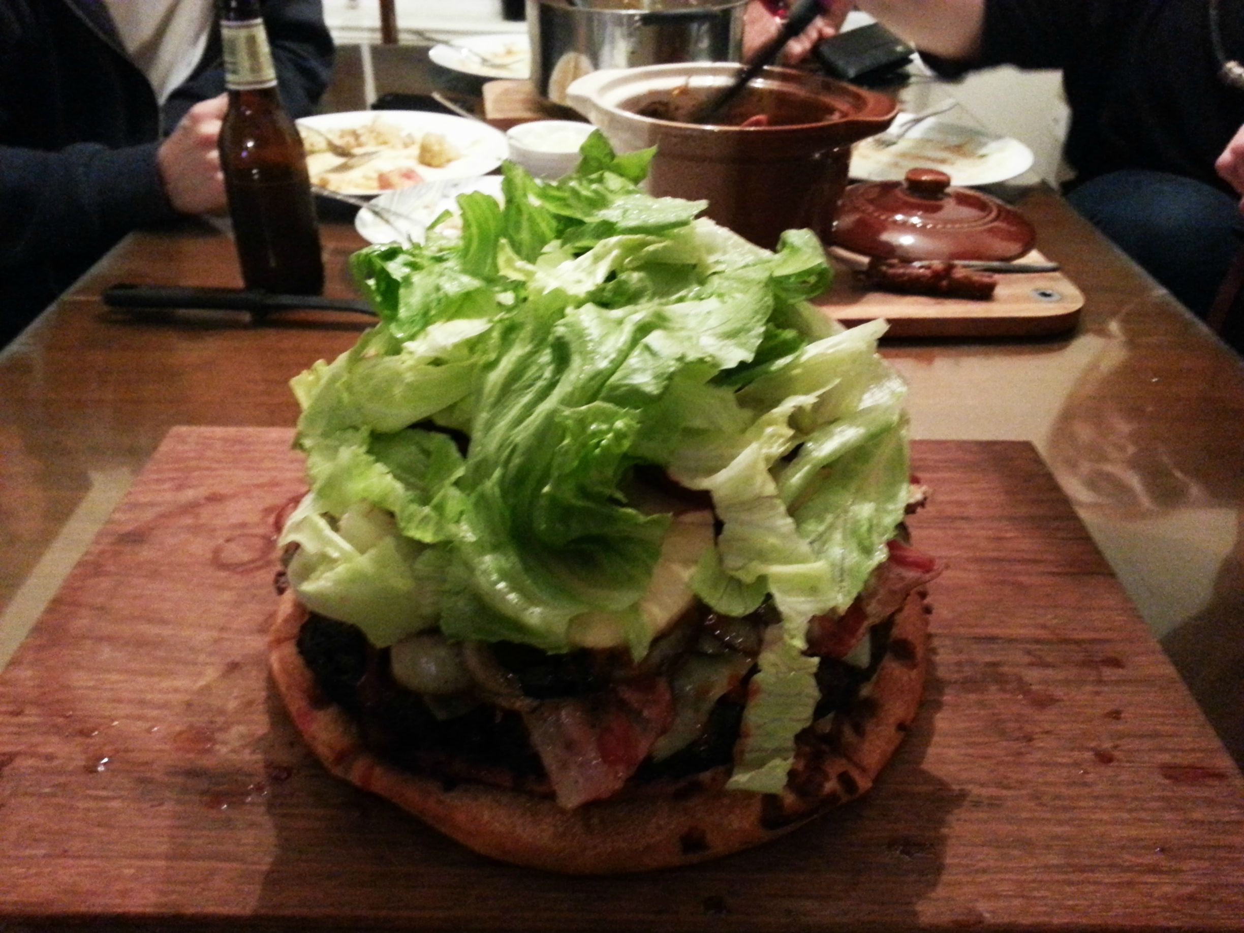 пицца-гамбургер, три американца приготовили, гамбургер из пицц