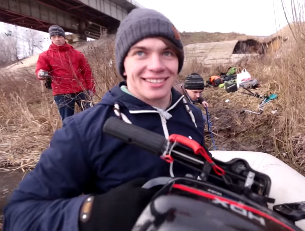 сплавлялись на льду, слэклайн на льду, русские экстремалы на льду