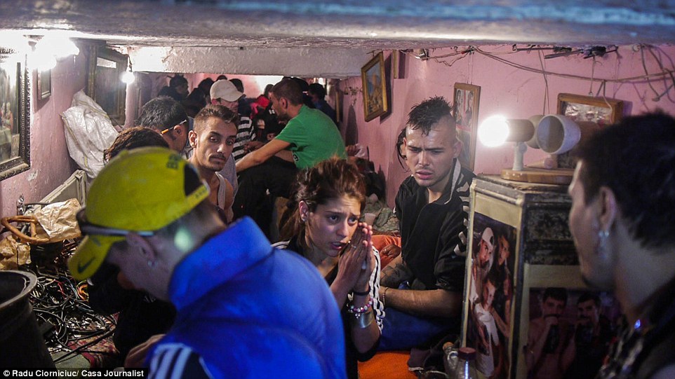 накроманы канализация Бухарест, бездомные общество канализация Бухарест, под улицами Бухареста, Румыния