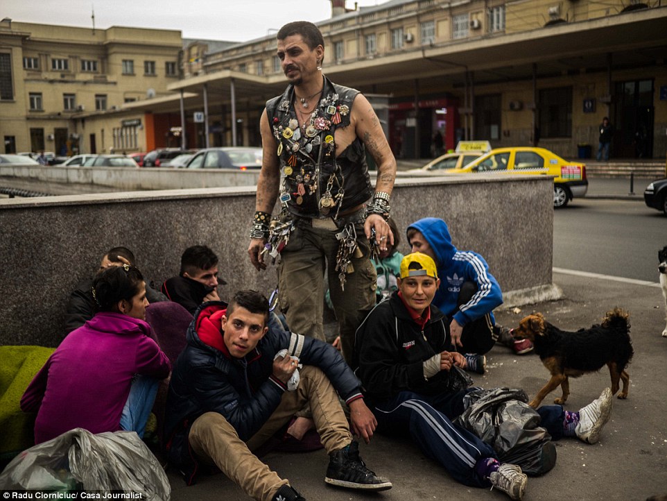 накроманы канализация Бухарест, бездомные общество канализация Бухарест, под улицами Бухареста, Румыния