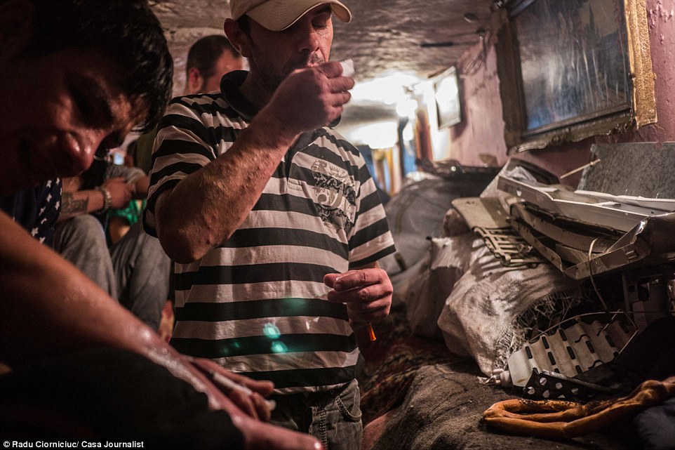 накроманы канализация Бухарест, бездомные общество канализация Бухарест, под улицами Бухареста, Румыния