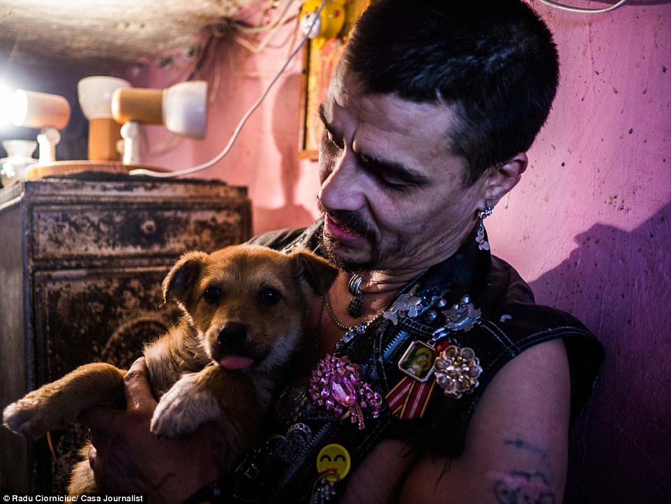 накроманы канализация Бухарест, бездомные общество канализация Бухарест, под улицами Бухареста, Румыния