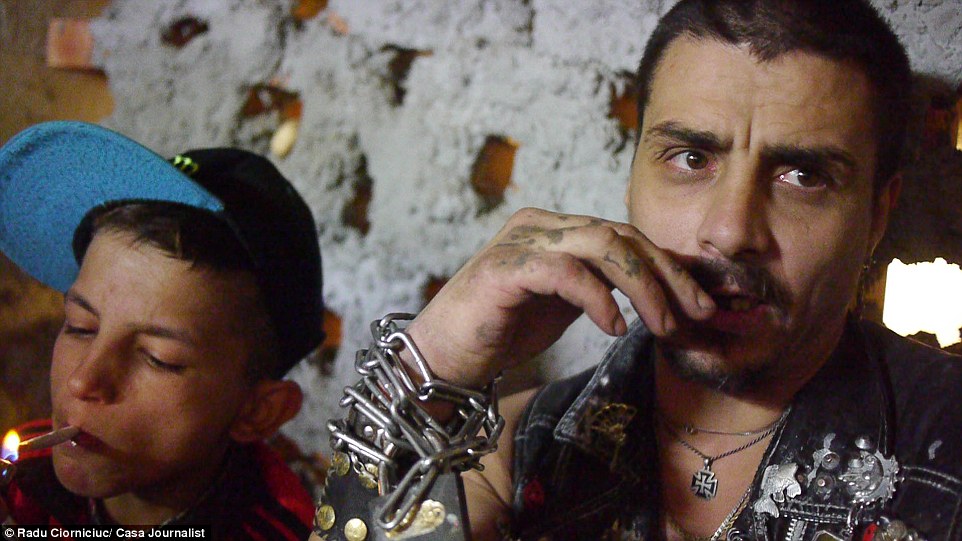 накроманы канализация Бухарест, бездомные общество канализация Бухарест, под улицами Бухареста, Румыния