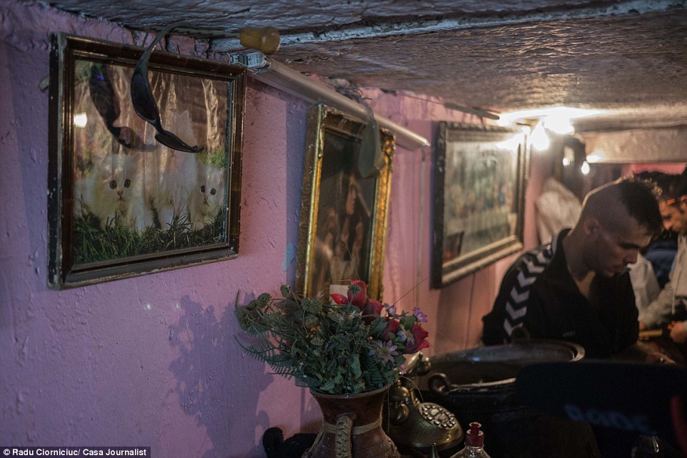 накроманы канализация Бухарест, бездомные общество канализация Бухарест, под улицами Бухареста, Румыния