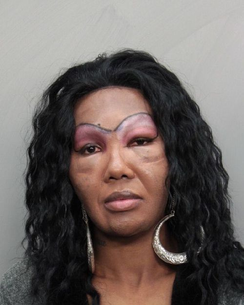 девшуки, ужасные брови, девушки смешные брови, странные брови, не знают как выглядят брови