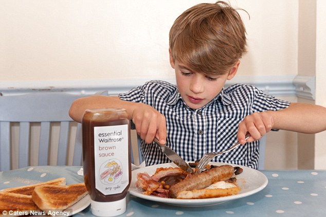 мальчик изменил дизайн соуса, коричневый соус Waitrose, Гарри Деверилл, Harry Deverill