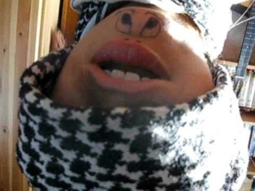 Chinface, глаза на подбородке смешное,глаза на бороде