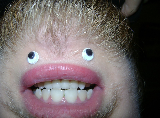 Chinface, глаза на подбородке смешное,глаза на бороде