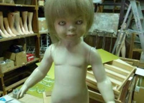 жуткие манекены, манекены из кошмарных снов, нелепые манекены, страшные манекены