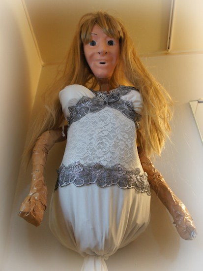 жуткие манекены, манекены из кошмарных снов, нелепые манекены, страшные манекены