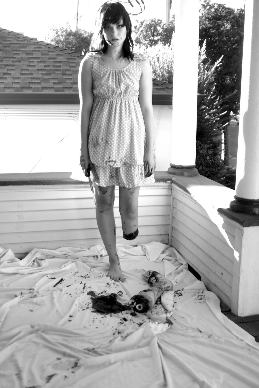 костюм на хэллоуин девушки с ампутированной ногой, костюм на Хэллоуин девушка отрезанная нога, ChutneyRain