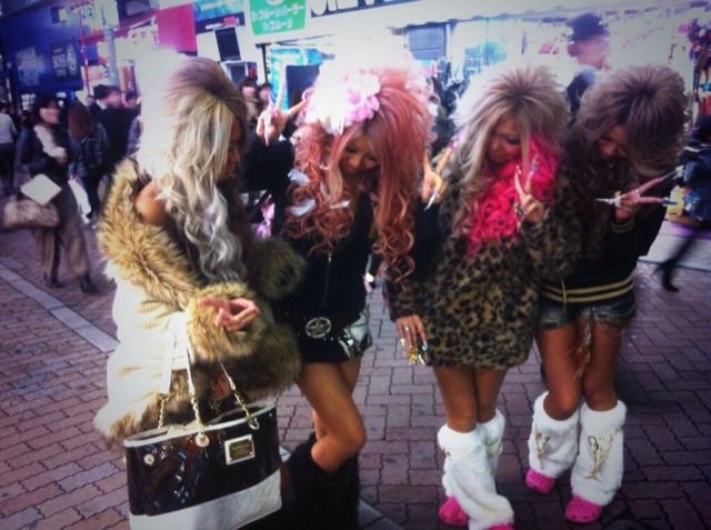 Новая модная тенденция у японской молодёжи япония, мода, тенденция,Face Down Pose